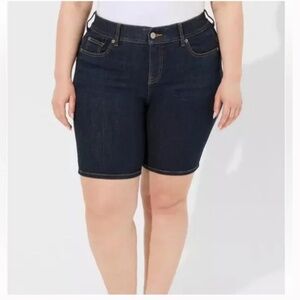 TORRID Bombshell Premium Stretch 8” Bermuda Shorts Dark Wash Size 16